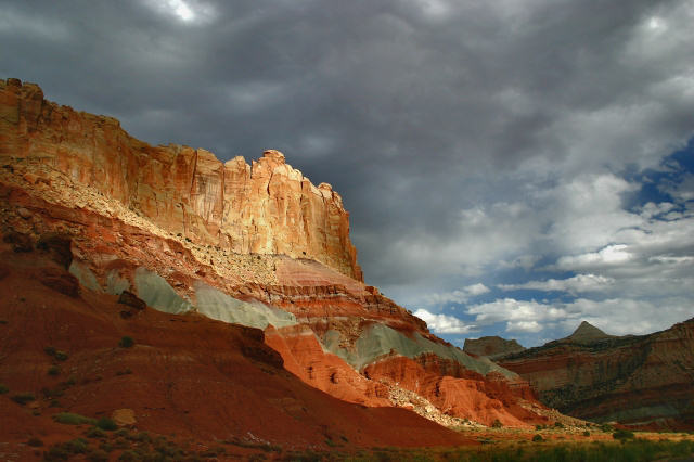 photo "A Shaft of Light" tags: travel, landscape, North America