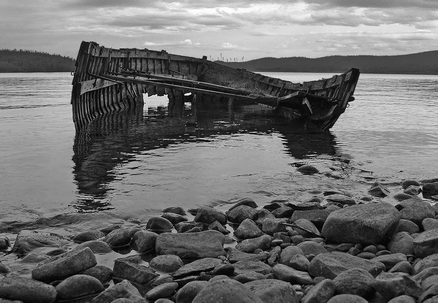 photo "*" tags: black&white, 