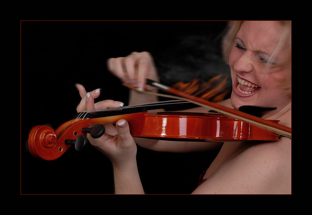 photo "hot violin" tags: portrait, woman