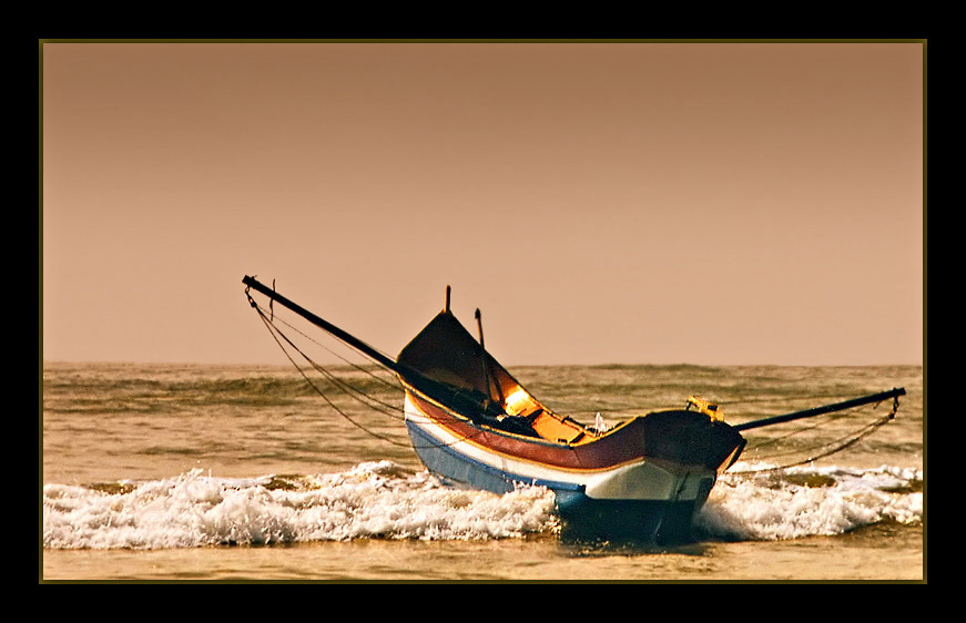 photo "Heading for the open sea..." tags: landscape, water