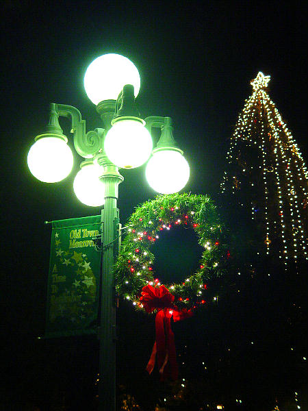 photo "A Monrovia Christmas" tags: , 