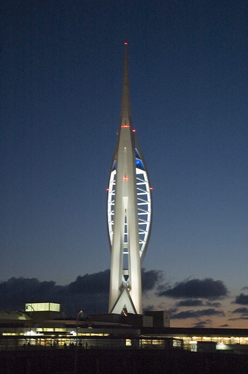 photo "A night at Portsmouth 2 (Millenium Tower)" tags: landscape, night