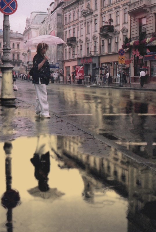 photo "rainy reflections" tags: genre, architecture, landscape, 