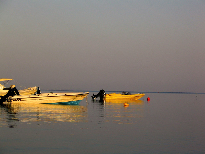 photo "Boats during sunrise" tags: travel, 