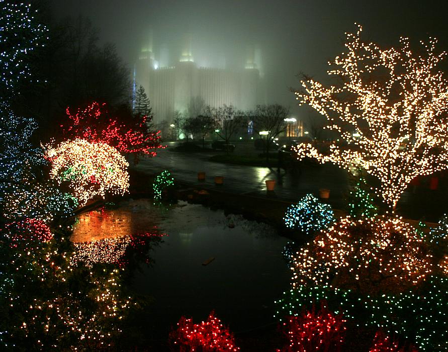 photo "Flashes In The Night" tags: architecture, landscape, water