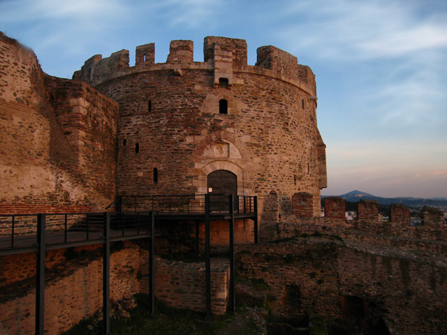 photo "Castle" tags: architecture, travel, landscape, Europe