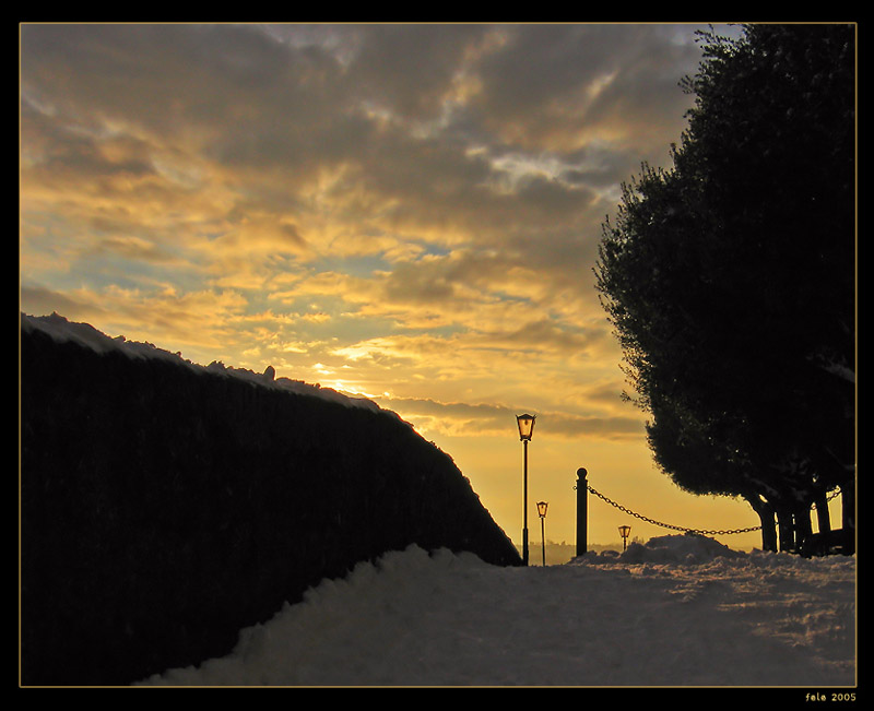 photo "A bit of light" tags: landscape, clouds, winter