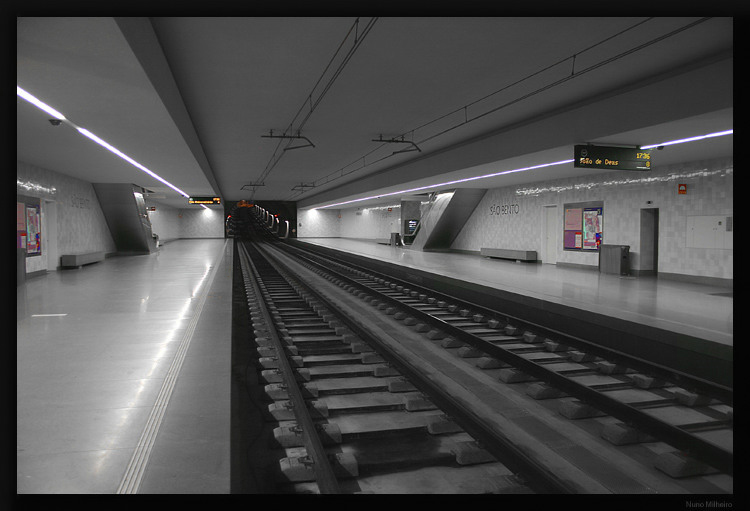 фото "Lines and perspective in metro station" метки: архитектура, пейзаж, 
