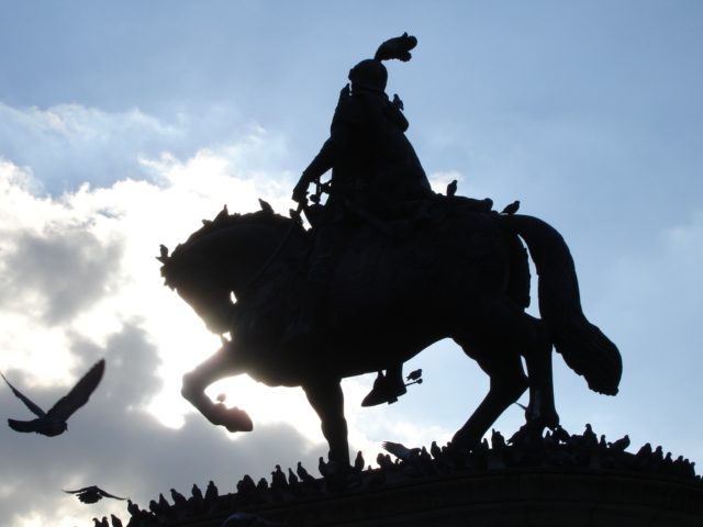 photo "King D.Jo&#227;o I and the pigeons..." tags: architecture, landscape, 
