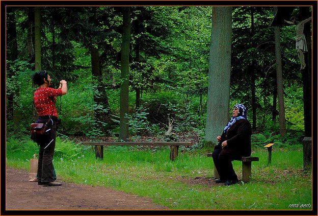 photo "two cultures ! (?)" tags: portrait, reporting, woman