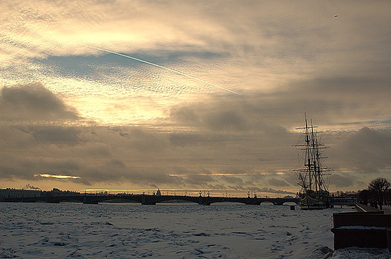 фото "Затертый в городских льдах" метки: архитектура, пейзаж, вода