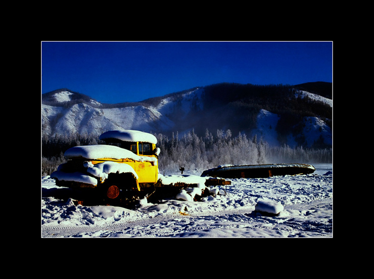 photo "Derelict" tags: travel, landscape, Asia, winter