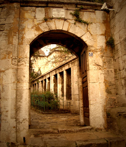 photo "History entrance" tags: architecture, travel, landscape, Asia