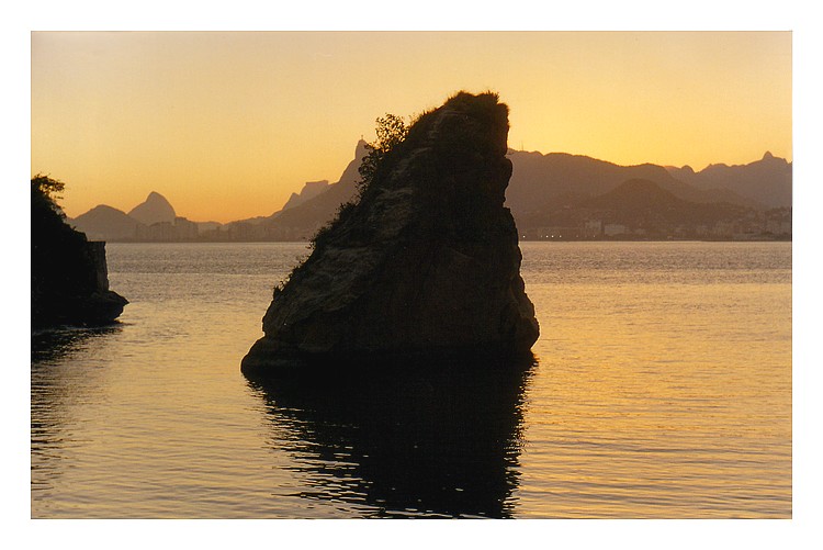 фото "The rock and the reflection" метки: пейзаж, вода, закат