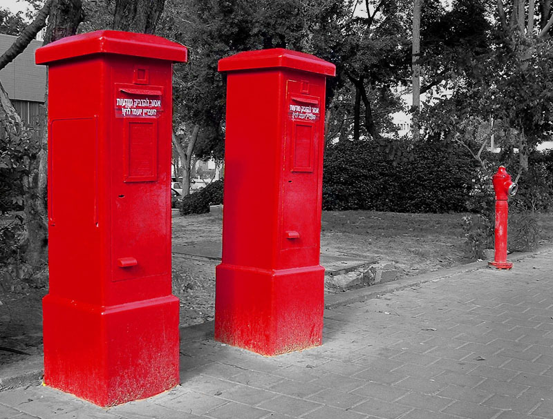 photo "Red b/w" tags: black&white, misc., 