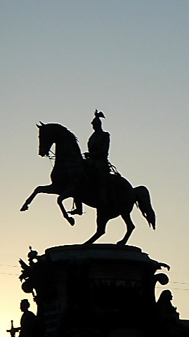 photo "czar nikolai I in front of isaacs cathedral" tags: travel, Europe