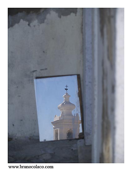 photo "Mirror of Religion" tags: abstract, reporting, 