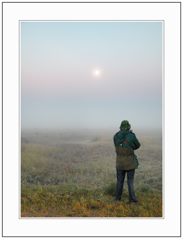 photo "Photographer, sun, moon and mist" tags: landscape, summer, sunset