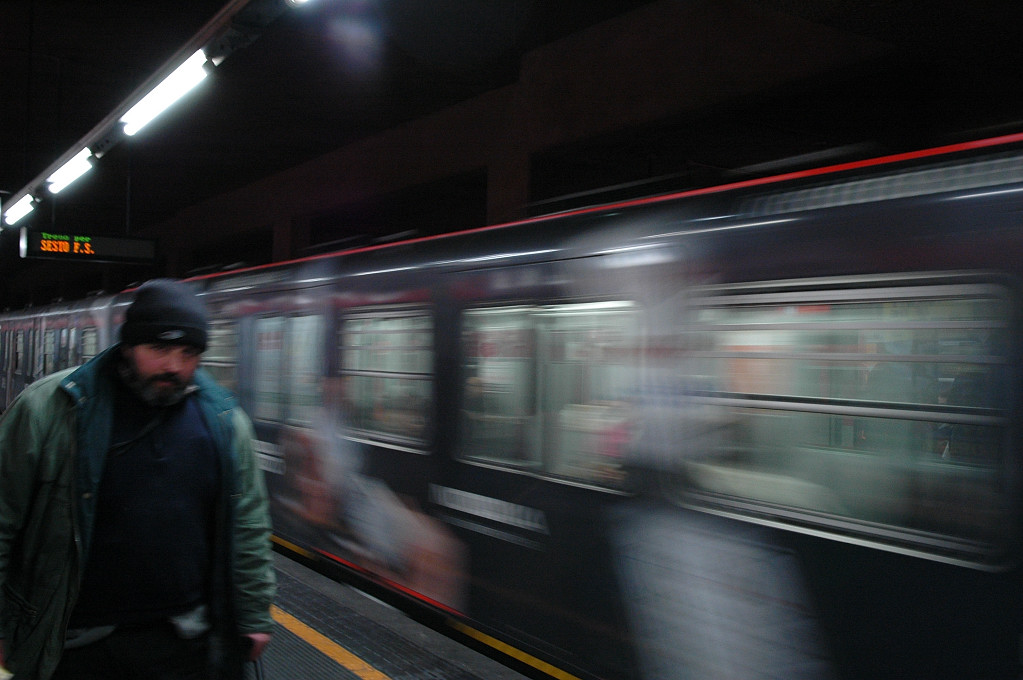 photo "LIFE - to fast for some" tags: travel, portrait, Europe, man