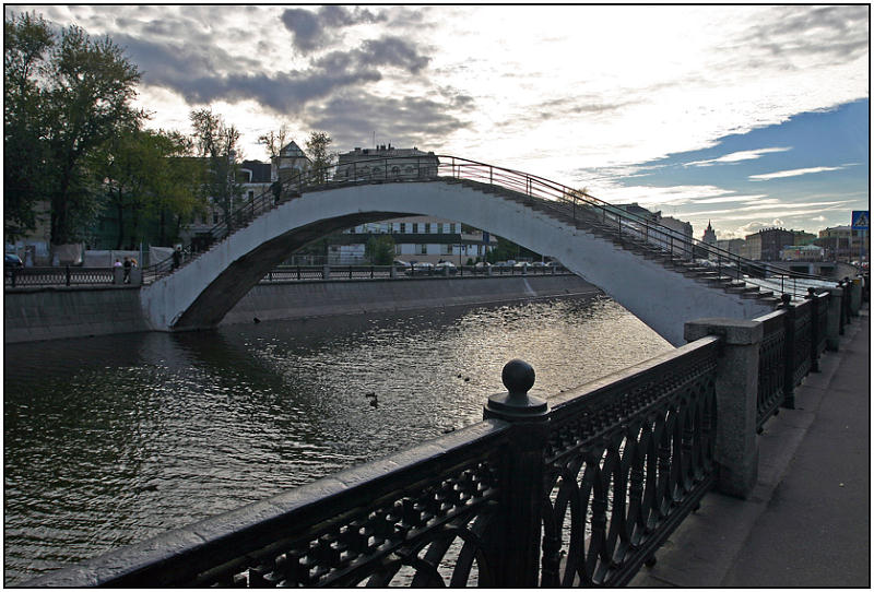 фото "Горбатый мостик" метки: архитектура, пейзаж, облака
