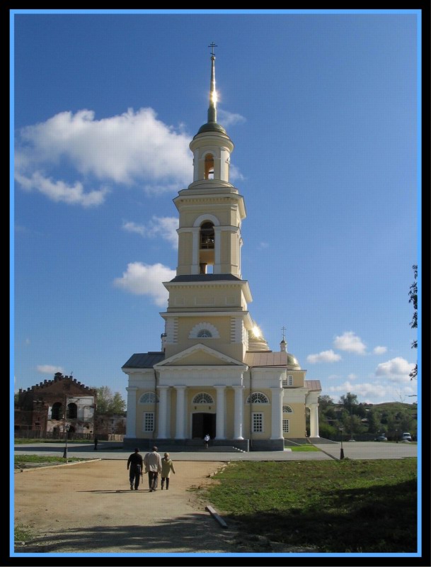 photo "It is dear in a temple." tags: architecture, landscape, 