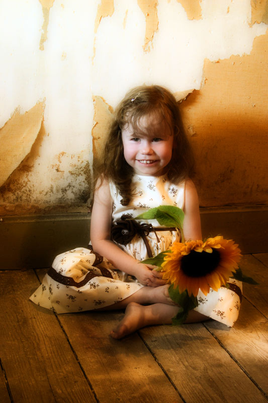photo "my flower!" tags: portrait, children
