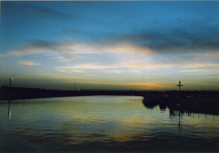photo "Sunset in marina" tags: landscape, sunset
