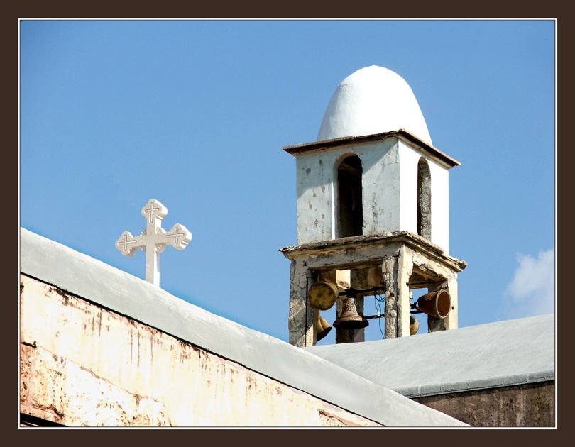 photo "The bells" tags: architecture, travel, landscape, 