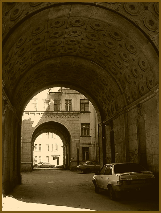 photo "Through arches..." tags: architecture, landscape, 