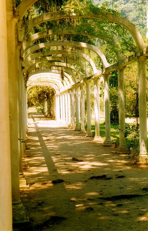 photo "The Elven Path" tags: architecture, nature, landscape, flowers