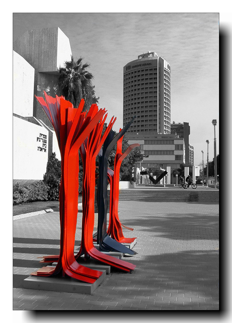 photo "Red and black in grey tones" tags: architecture, misc., landscape, 