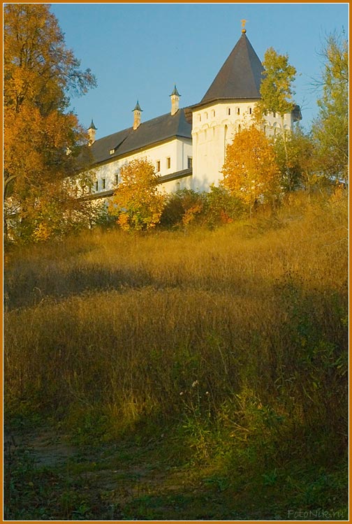 photo "Monastery" tags: landscape, misc., autumn