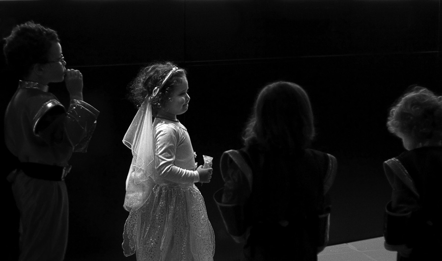 photo "The Princess" tags: black&white, portrait, children