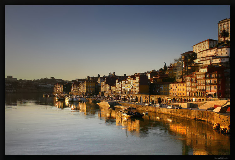 photo "The Light of Ribeira" tags: architecture, landscape, sunset