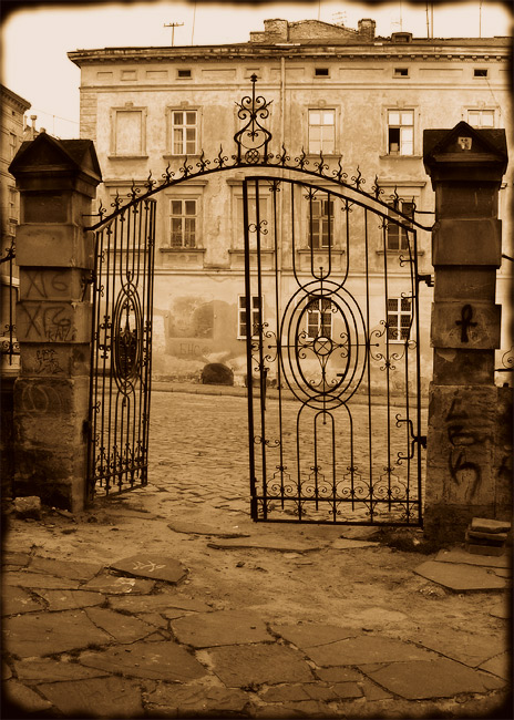 photo "inside out" tags: architecture, black&white, landscape, 