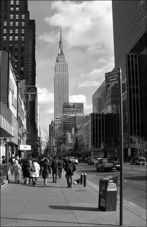 photo "34th Street" tags: architecture, black&white, landscape, 