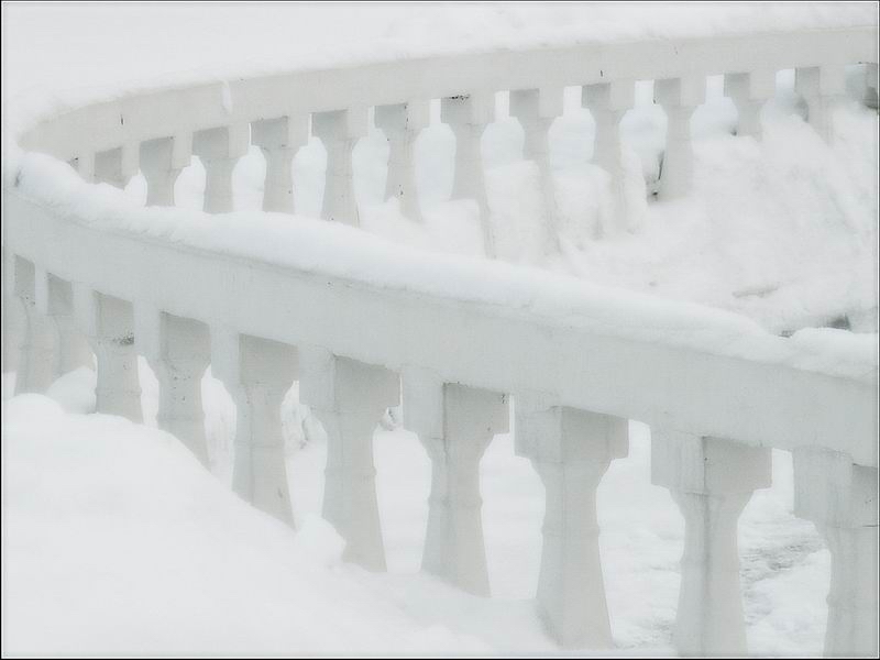 photo "Balustrade and snow" tags: architecture, landscape, winter