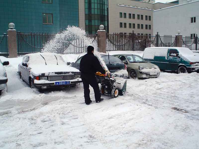 photo "Snowwork.." tags: reporting, humor, 