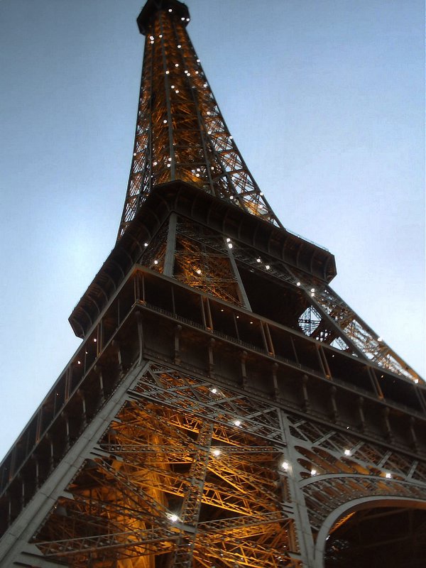 photo "Eiffel Tower Summer 2005" tags: architecture, landscape, 