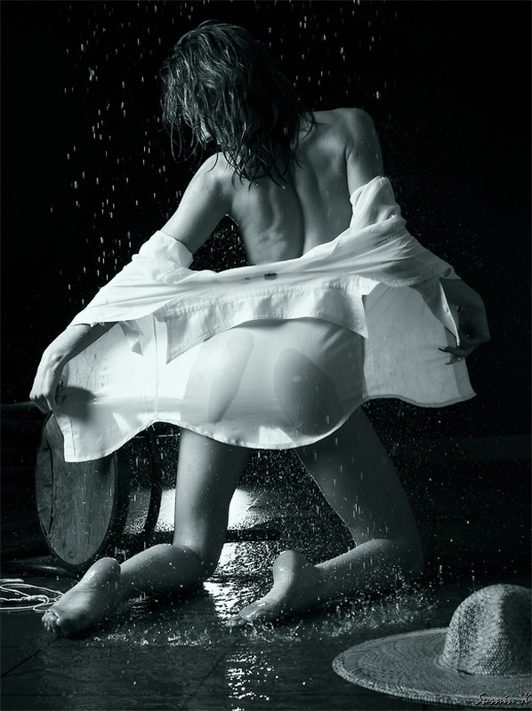 photo "The got wet wings" tags: nude, black&white, 