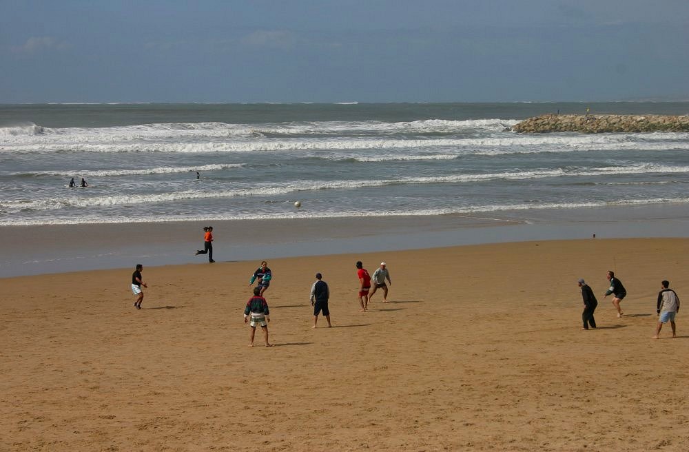 photo "Football on the beach" tags: landscape, water