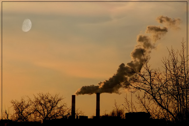 photo "The city smokes" tags: architecture, travel, landscape, Europe