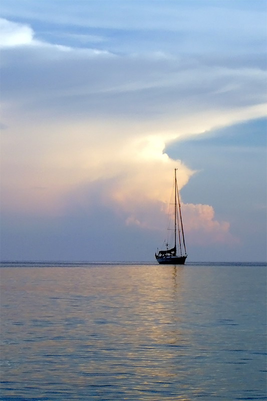 photo "Sea. Cloud. Yacht." tags: landscape, travel, water