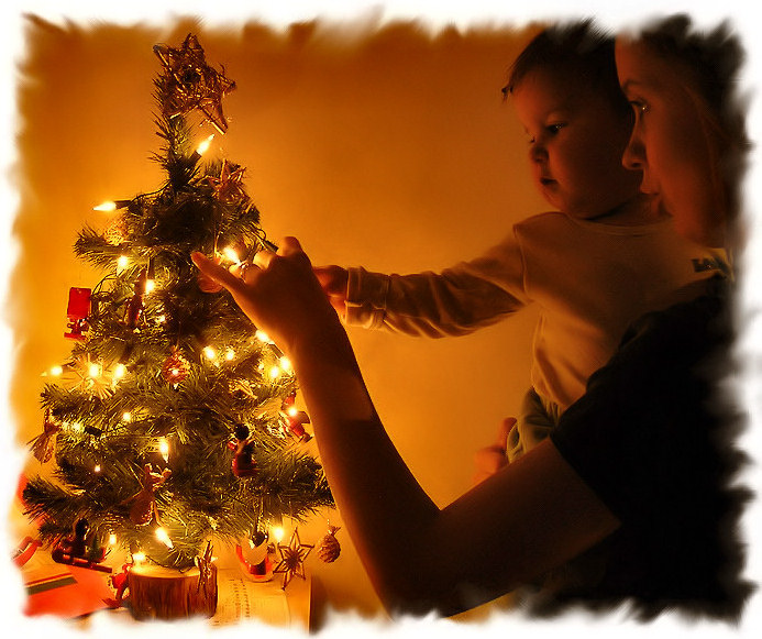 photo "First Christmas" tags: portrait, children, woman