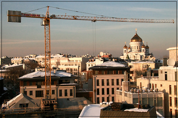 фото "Кран над историческим центром" метки: архитектура, путешествия, пейзаж, Европа
