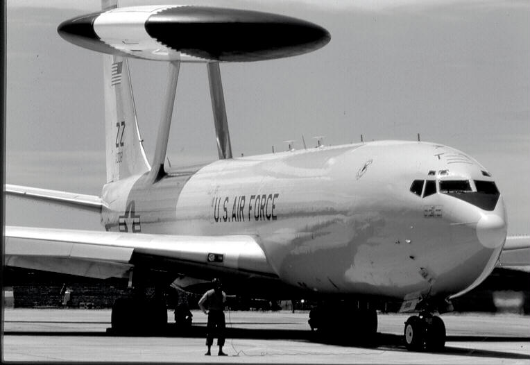 photo "AWACS" tags: reporting, black&white, 