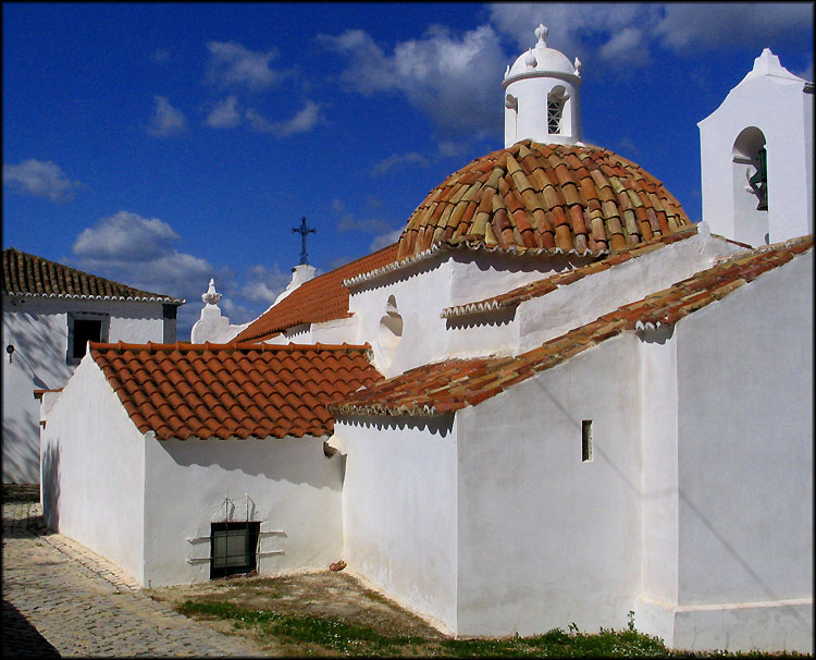 photo "White church" tags: architecture, travel, landscape, Europe