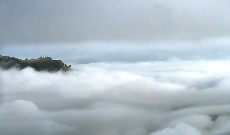 photo "And somewhere there are the sea" tags: landscape, clouds, mountains