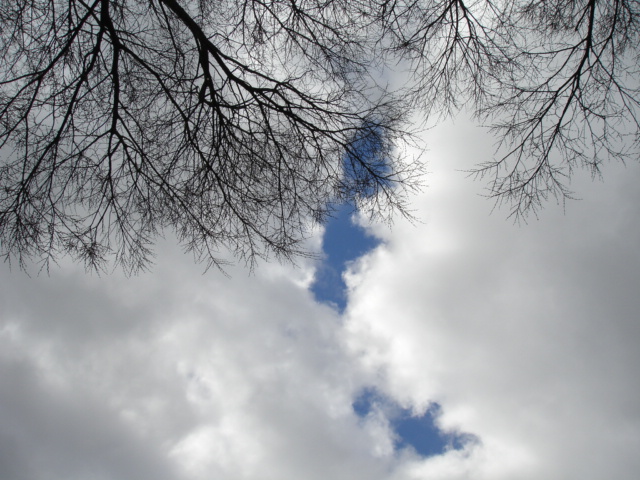 photo "a glinpse of sky" tags: landscape, clouds