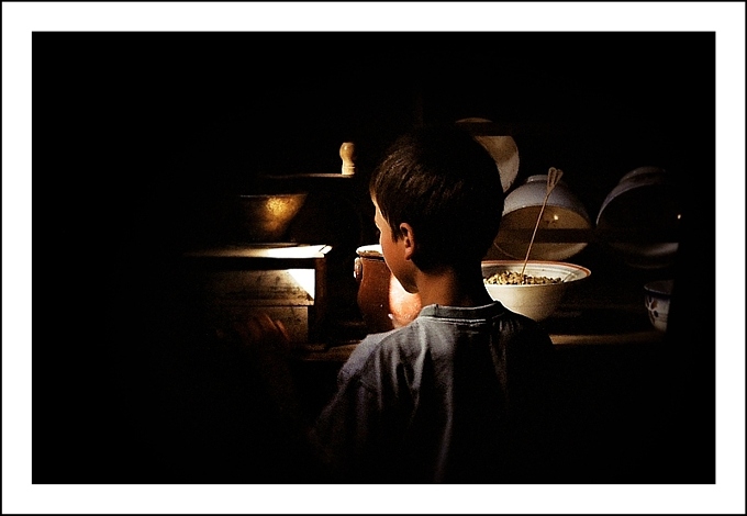 photo "In a pantry..." tags: portrait, children